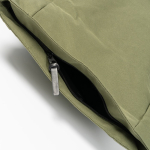 Rugzak van polyester 900D met oprolbare klep en sluitbanden kleur miliair groen detailweergave 2