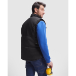 Werkvest van polyester en katoen 200 g/m² Roly Almanzor kleur rood vijfde gebruiksweergave