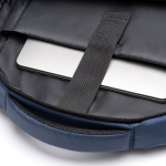 PU lederen rugzak met gewatteerde schouderbanden voor laptop 15” kleur marineblauw detailweergave 4