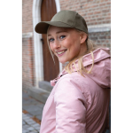 Pet van gerecycled katoen met 6 panelen en klittenbandsluiting, 190 g/m² kleur groen sfeer weergave