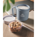 Ontbijtbeker to-go met 2 aparte compartimenten 450 ml kleur matzwart tweede sfeervolle weergave 2