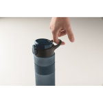 RPET-fles met opklapbare dop en inbegrepen rietje 500 ml kleur marineblauw foto bekijken zevende weergave