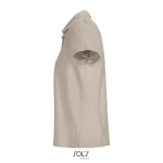 Damespolo van 100% gekamd katoen met geribbelde kraag en 3 knoopjes kleur beige zij aanzicht