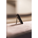 Eco 5‑in‑1 powerbank met oplaadkabels en staander 5.000 mAh kleur zwart sfeer weergave 3