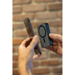 Pocket‑powerbank van gerecycled ABS met laadindicator 10.000 mAh kleur zwart sfeer weergave