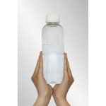 RPET-fles met grip en origineel ribbel design 750 ml kleur wit sfeer weergave 3
