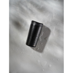 Eco take-away mok gerecycled materiaal en klikdeksel 400 ml Avira Alix kleur zwart sfeer weergave 2