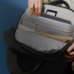 Uitbreidbare rugzak van gerecycled materiaal met Duo‑rits 16” kleur zwart