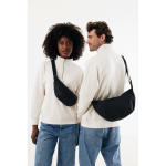 XL schoudertas van RPET met buitenvak en verstelbare riem kleur zwart weergave met model