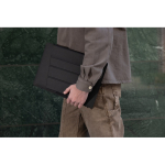 Laptophoes van gerecycled materiaal met 4 cm verstelbare standaard 14” kleur zwart sfeer weergave 3