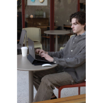 Laptophoes van gerecycled materiaal met 4 cm verstelbare standaard 14” kleur zwart sfeer weergave 4