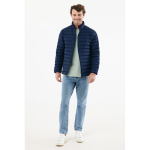 Gewatteerd herenjack gerecycled polyester, casual fit – IQONIQ Maiko kleur marineblauw weergave met model