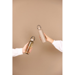 Thermosfles van gerecycled RVS met minimalistisch handvat 600 ml kleur ivoor sfeer weergave