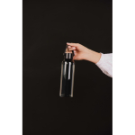 RPET-fles met minimalistisch design, stalen dop en handvat 550 ml kleur zwart sfeer weergave