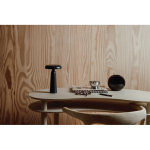 Tafellamp van gerecycled materiaal met warm en wit licht, touch-dimmer kleur zwart sfeer weergave 2