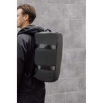 Weekendrugzak van gerecycled polyester met dubbele draaglussen 35 L kleur zwart sfeer weergave 2