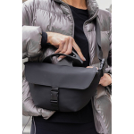 Urban schoudertas van gerecycled materiaal met verstelbare riem kleur zwart sfeer weergave 3