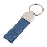 Rechthoekige sleutelhanger van zink met denim detail eerste weergave