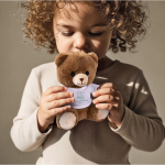 Kleine teddybeer met wit T-shirt om te personaliseren kleur naturel gedetailleerde weergave
