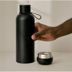 RVS thermosfles met beker in de basis kleur zwart gedetailleerde weergave 3