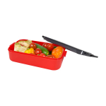 Lunchbox van plastic met bijpassend bestek en ruim compartiment kleur rood derde weergave