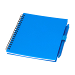 Notitieboek van gerecycled plastic met penhouder en blauwe inktpen kleur blauw