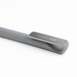 Pen met soft-touch afwerking en metalen clip met spiegel-effect