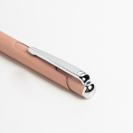 Aluminium pen met drukmechanisme en zilverkleurige details