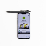 Aluminium pen met zilverkleurige details en blauwe inkt