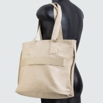 Tas van kunstleer met verborgen vakken en trolleyband 15,6” kleur beige