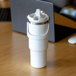 RVS thermobeker met dubbele dop en inklapbaar handvat 900 ml