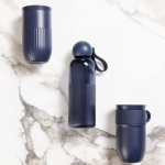 Effen plastic fles met ronde dop en draaglus 600 ml kleur marineblauw zesde weergave