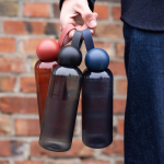 Effen plastic fles met ronde dop en draaglus 600 ml kleur marineblauw zevende weergave