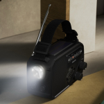 Draagbare zonne-energie radio met zaklamp en nood-powerbank kleur zwart