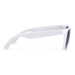 Zonnebril in diverse kleuren met zwarte UV400 lens kleur wit derde weergave