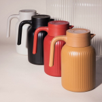 Thermoskan met kenmerkend gestreept design 1,5 L kleur beige derde weergave