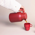 Thermoskan met kenmerkend gestreept design 1,5 L kleur donkerrood tweede weergave