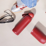 Thermofles van staal in effen kleur met ronde dop en draaglus 500 ml kleur donkerrood tweede weergave