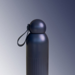 Thermofles van staal in effen kleur met ronde dop en draaglus 500 ml kleur donkerblauw tweede weergave