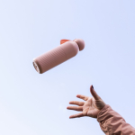 Thermofles van staal in effen kleur met ronde dop en draaglus 500 ml kleur rose paztel vierde weergave