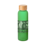 Frosted glazen fles met bamboe schroefdop 520 ml kleur lichtgroen afbeelding met logo