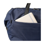 Ruime sporttas van plastic afval uit de oceaan vierde weergave