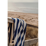 Strandhanddoek van gerecycled katoen met tweekleurige strepen 450 g/m² 80 x160 cm kleur marineblauw sfeer weergave