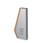Trofeeplaat met houten voet en front van gerecycled aluminium met jouw bedrukking