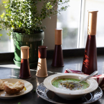 Grote conische molen van beukenhout Sagaform kleur donkerrood zesde weergave