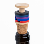 Kurkstop voor fles met gekleurde markeerringen voor glazen