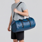 Stevige sport- of weekendtas met coating van kunstleer