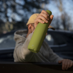 Thermosfles 500 ml van gerecycled roestvrij staal met zachte touch kleur olijfgroen derde weergave
