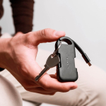 Ultracompacte draagbare plastic oplader sleutelhanger 1.000mAh kleur zwart tweede sfeerweergave