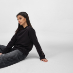 Katoenen dames sweater met ronde hals 300 g/m² Waikiki kleur zwart tweede sfeerweergave